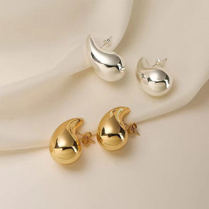 Simple water drop earrings