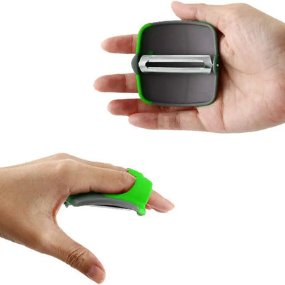 🥕🥔Hand Vegetable Peeler Palm Peeler Rubber Finger Grips Comfortable to Peel